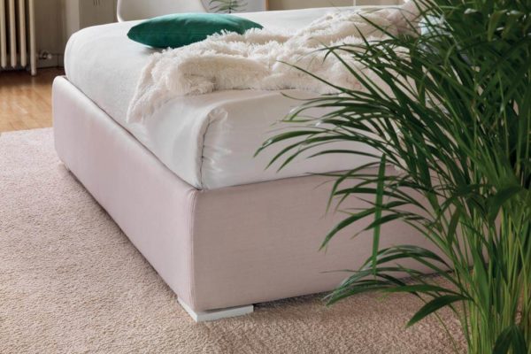 dettaglio giroletto fascia alta letto matrimoniale sommier