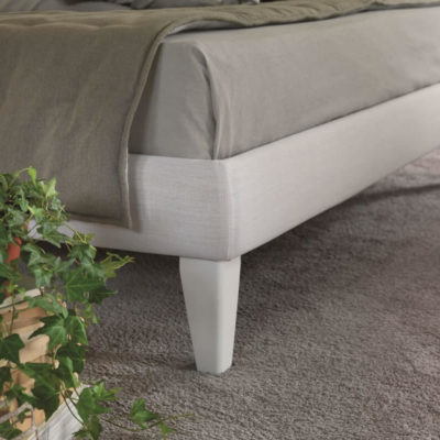 dettaglio letto matrimoniale beatrice giroletto tessuto