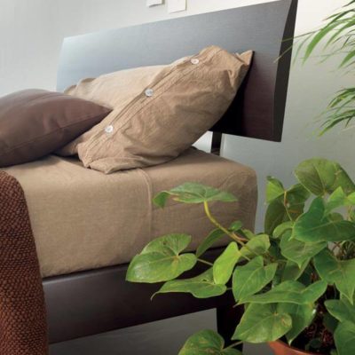 dettaglio testata legno letto nicole