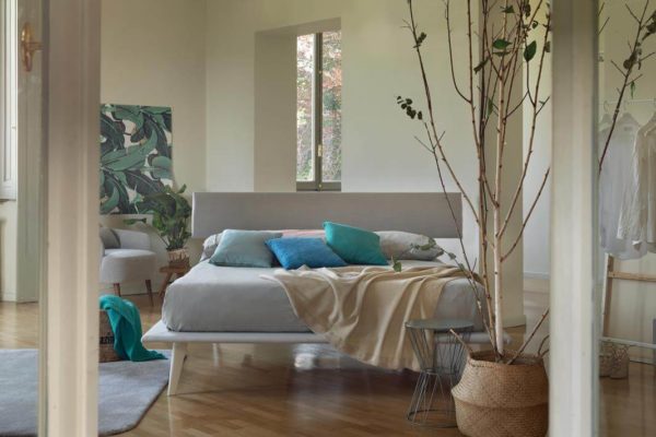 letto matrimoniale nicole testata tessuto giroletto slim